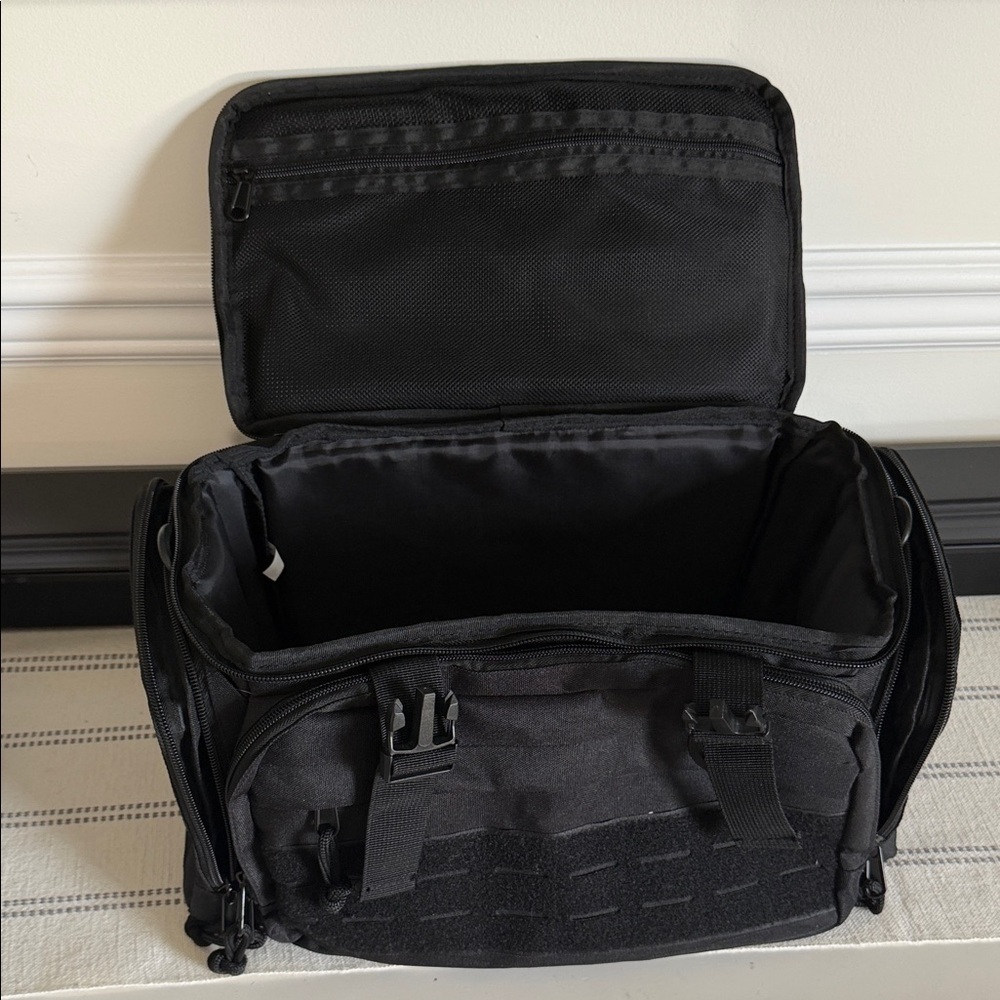 Black Men's Toiletry Kit - Durable Travel Dopp Bag